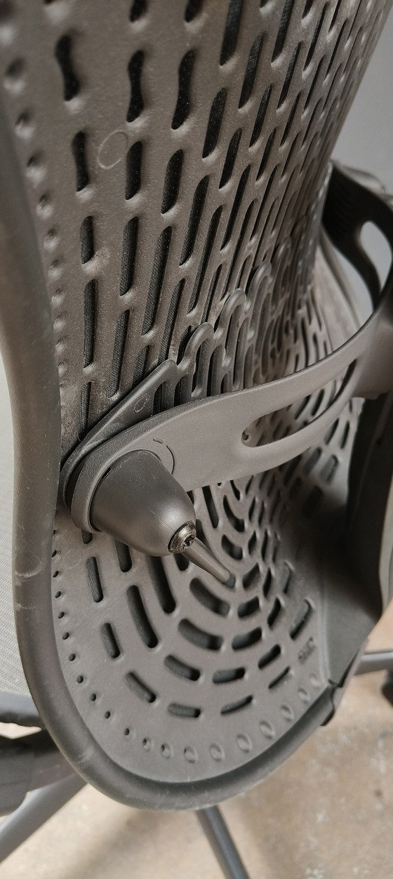 Image 1 of Herman Miller Mirra 2 vintage design ergonomische bureaustoel