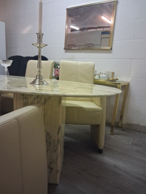 Museumstuk: Originele Mario Bellini "Il Colonnato" Marmeren Tafel XL + 4 Luxe Leren Stoelen (In Concoursstaat!)