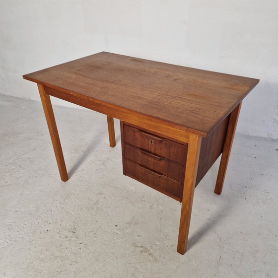 Image 1 of Vintage Deens design bureau met 3 lades