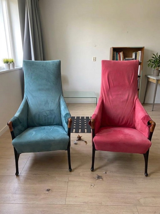 2x Giorgetti Progetti Bergère / Wing Chair – Wildleder, Rosa und Türkis