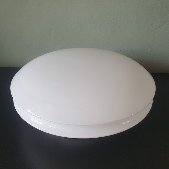 Image 1 of Lampada da soffitto vintage in vetro opalino UFO Raak Amsterdam