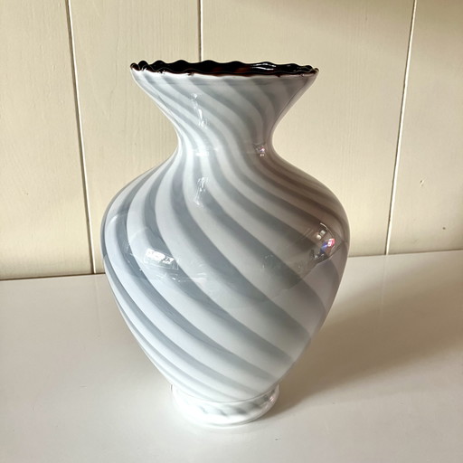 Mutano swirls vase