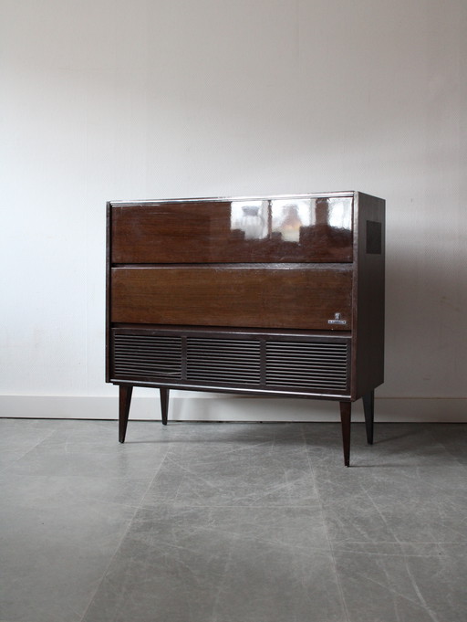 Mobile audio Grundig vintage con giradischi/radio