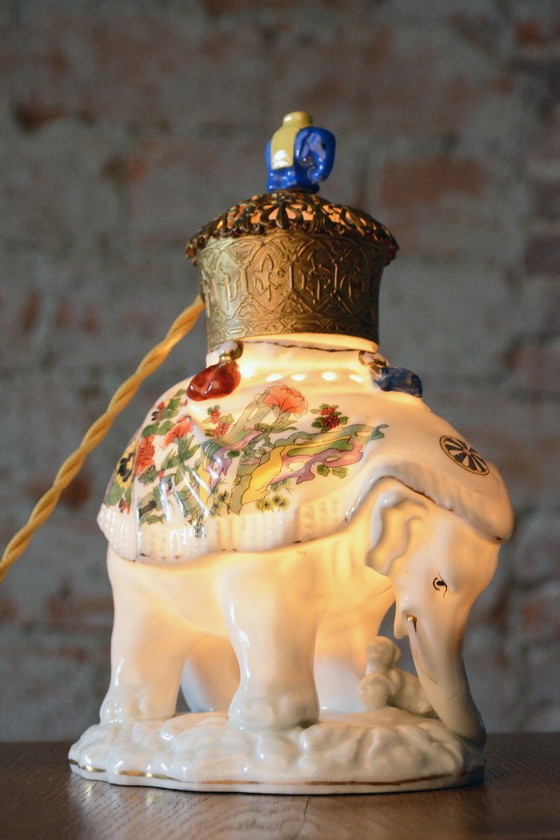 Lampada da tavolo asiatica restaurata, ottone, porcellana, nuova elettrificazione, India. Anni '70, Herzog (foto 11 di 11)