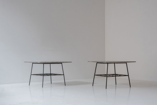 Ensemble de deux tables d'appoint, datant des années 1960.
