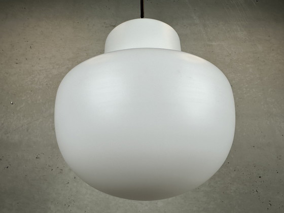 Image 1 of Suspension vintage 'champignon' en opaline - Peill & Putzler