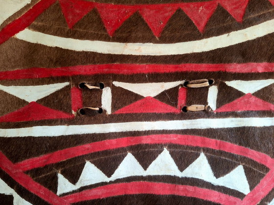 Image 1 of Afrikaanse tribale kunst: Maasai-schild en Pende-ritueelfiguur - Decoratie