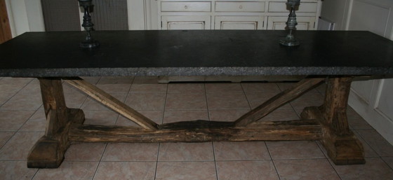 Tavolo con piano in pietra blu e base in rovere antico – Tavoli da pranzo, Legno (photo 3 of 9)