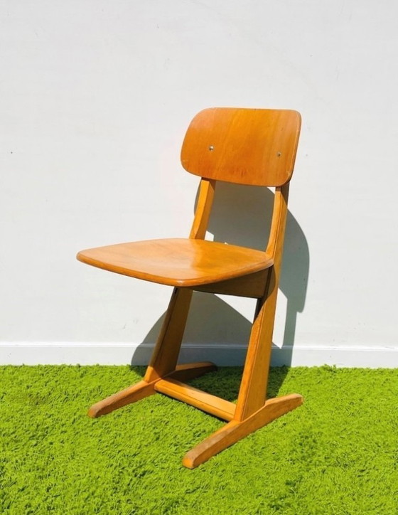 Image 1 of Pupitre y silla de madera Casala. Años 60