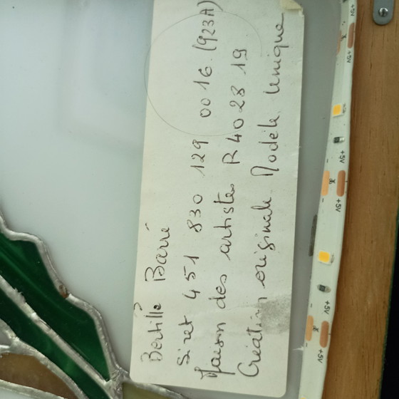 Image 1 of Pannello in vetro colorato francese unico (Pièce Unique) – Design papavero con illuminazione d'atmosfera