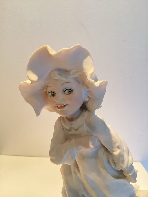 Giuseppe Armani “Ebb Tide” (1982). Porcelana original Capodimonte, Florencia. En perfecto estado con base de madera.