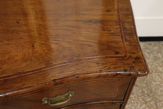 Image 1 of Cómoda antigua con incrustaciones de madera de frutal, Italia, siglo XVIII, restaurada