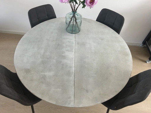 Dining table Leolux