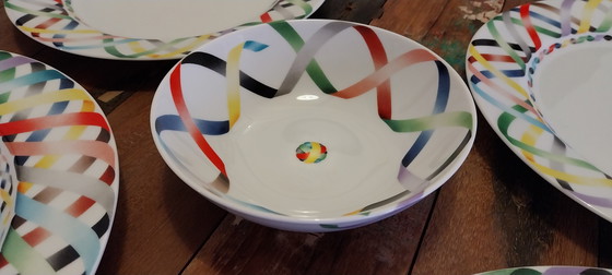 Image 1 of DESIGN-IKONEN: Taitù „Europa“ (1997) – 100 % neuwertiges Set aus der Zeitkapsel, XXL-Teller, 2 x Hauptteller und 1 x Schüssel