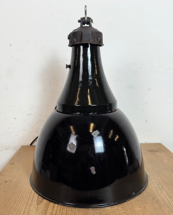 Image 1 of Lampada a sospensione Bauhaus in smalto nero industriale, anni '30