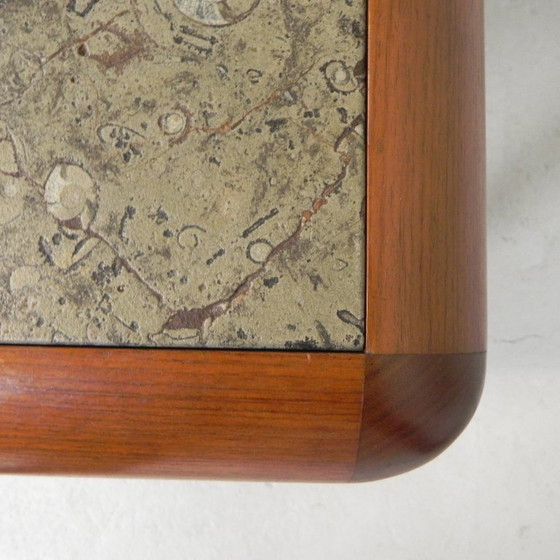 Image 1 of Table basse Ronald Schmitt 'Fossils' années 1980, 70 x 70 cm