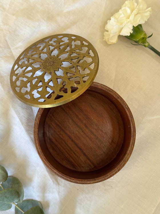 Wood and brass box – Decorative Objects, Vintage (photo 3 of 5)