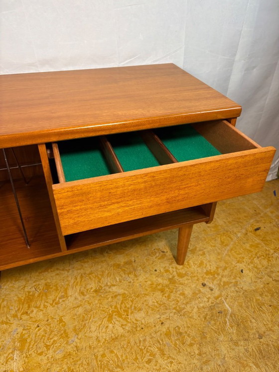 Image 1 of Mid-Century Retro Vintage Teak Media Console / Dressoir van G Plan 1960 voor Vinylplaten • Deens design • Brits