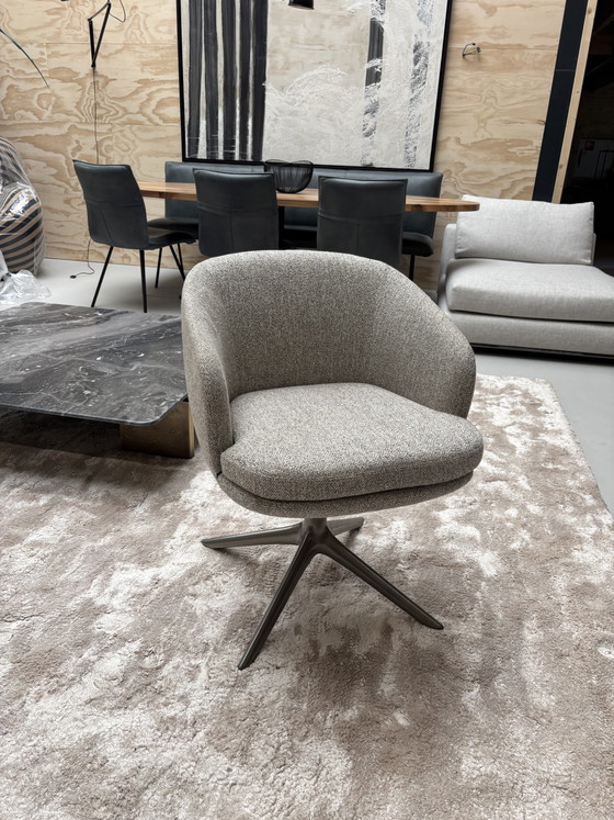 Image 1 of Minotti Raphael Dining Chairs Draaibaar Showmodel 8 Stuks Beschikbaar