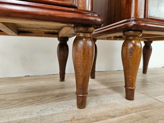 Image 1 of Paire de tables de chevet Art déco des années 1950 avec plateau miroir