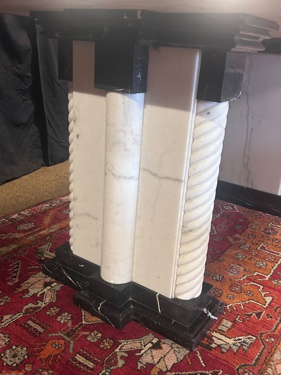 Image 1 of Black and white Hollywood marble table, Regency seventies