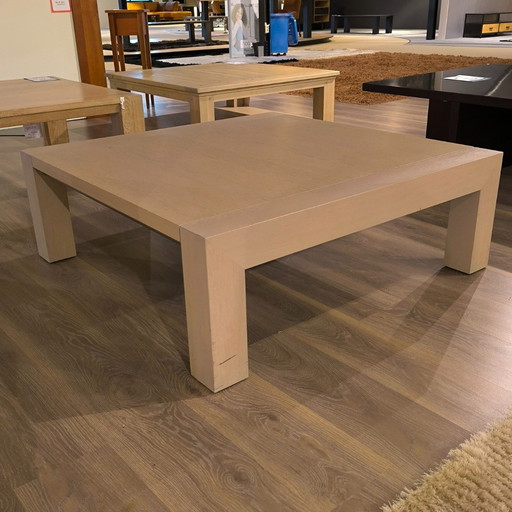 Podeste coffee table