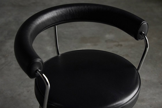 Image 1 of LC7 Stühle von Charlotte Perriand, Le Corbusier und Pierre Jeanneret für Cassina, Italien, 1980er Jahre