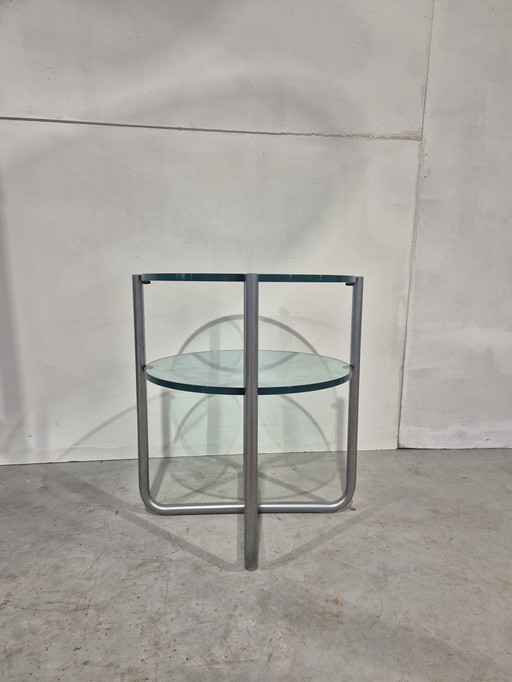 Gispen präsentiert heute das Design des Beistelltisches GT423.