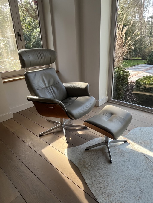 Comfort Time-out Relaxsessel mit Fußhocker, Leder mit Walnuss