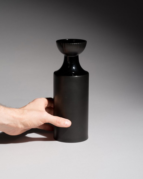 Image 1 of Tapio Wirkkala Porcelaine Noire Vase Duo Rosenthal MCM Chic Minimalist & Iconic
