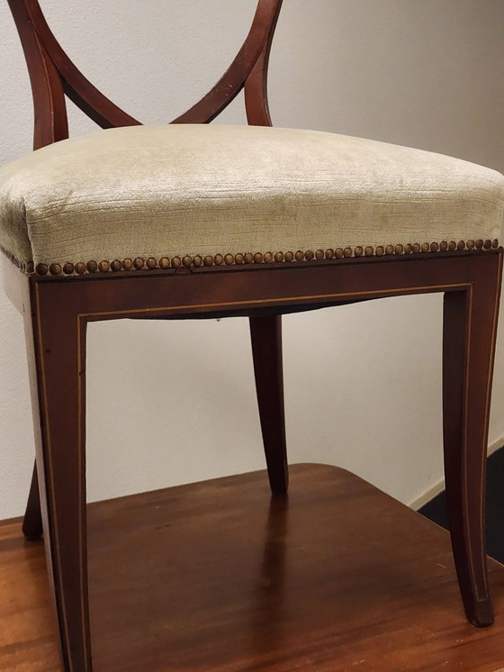 Image 1 of Acht Esszimmerstühle aus Mahagoni. Empire, erste Hälfte des 19. Jahrhunderts.