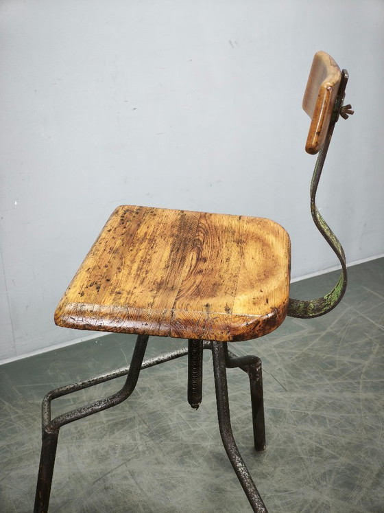 Image 1 of Sedia da officina girevole industriale cecoslovacca degli anni '40, regolabile in altezza.
