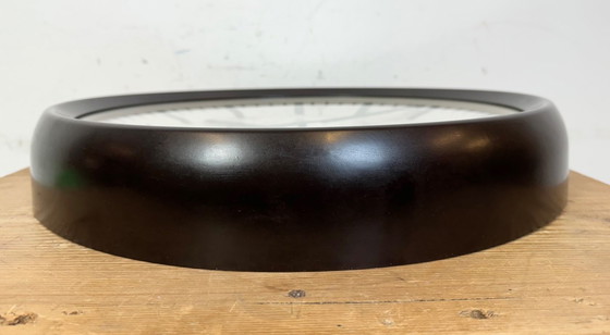 Image 1 of Grote industriële bakelieten fabriekswandklok van Pragotron, jaren 60