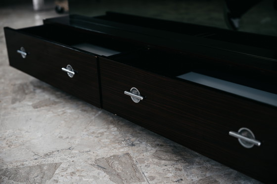 Image 1 of Commode en placage de bois et verre, design cubique moderne des années 1980