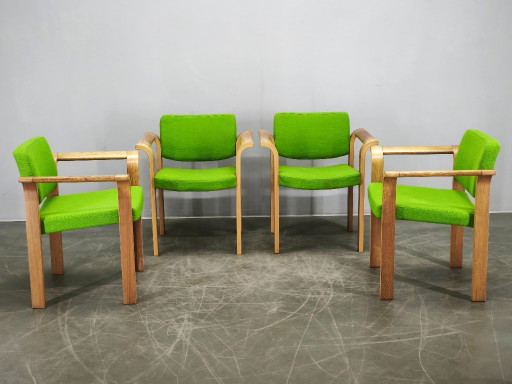 Ensemble de 4 fauteuils danois en chêne, par Magnus Olesen, années 1960