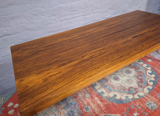 Mesa de centro de palisandro de Johannes Andersen, Dinamarca, década de 1960.