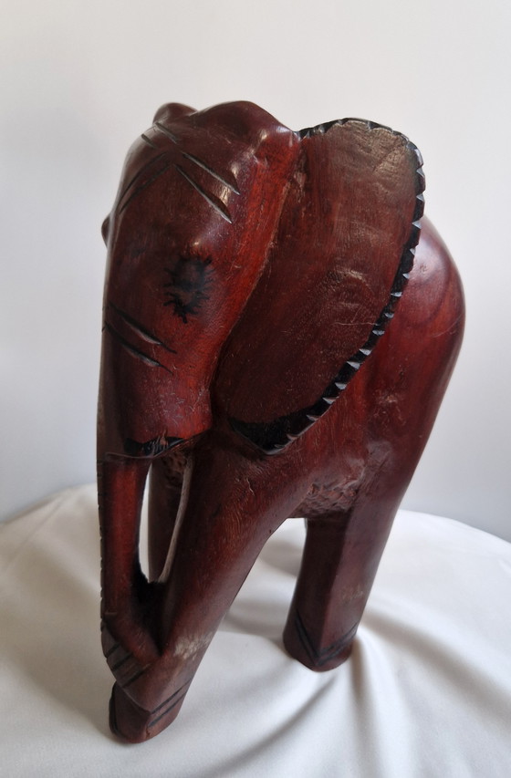 Image 1 of Éléphant en bois de teck massif
