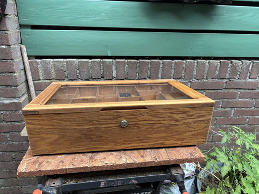 Unique wooden cigar box with transparent lid