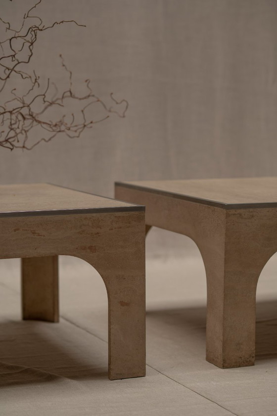Image 1 of Set architettonico di tavolini in travertino, dopo Willy Ballez