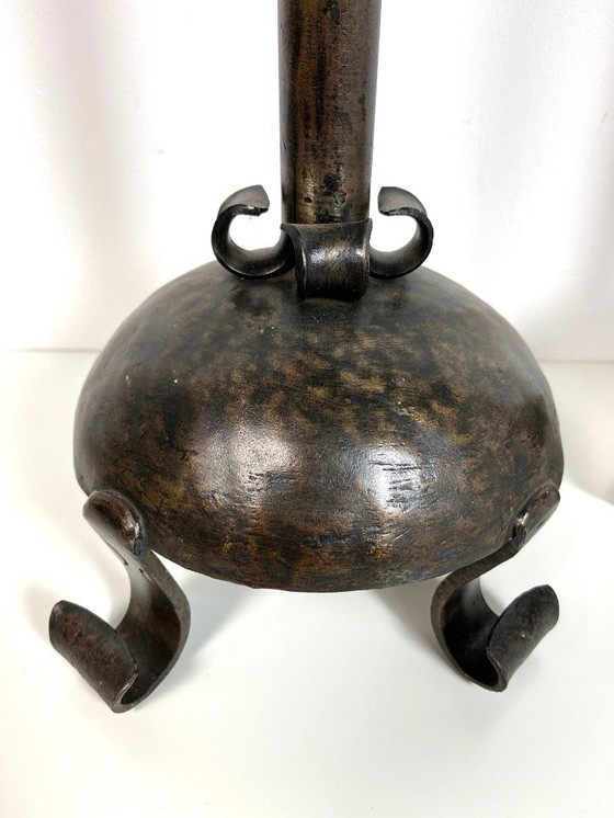 Image 1 of Set van 2 grote brutalistische gietijzeren kerk kandelaars, jaren 70