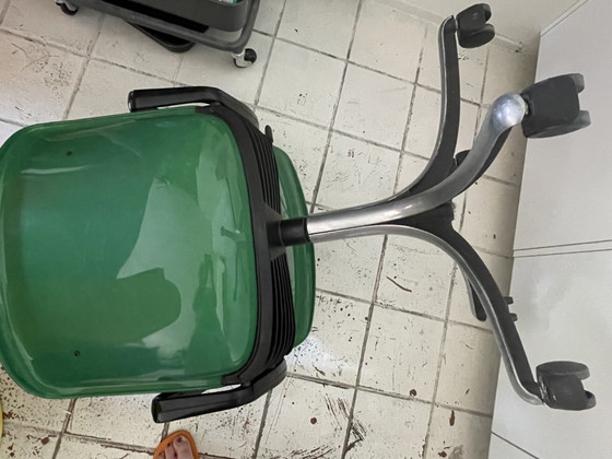 Vintage Tecno bureaustoel met wieltjes – Eetkamerstoelen, Plastic (photo 10 of 10)
