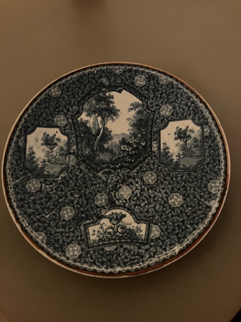 Assiette Ancienne Delft – Bleue, Décor Floral, Pied Douche – Faïence Française
