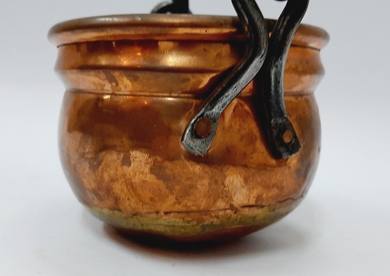 Image 1 of Calderone (pentola) in rame martellato d'epoca con manico in ferro forgiato