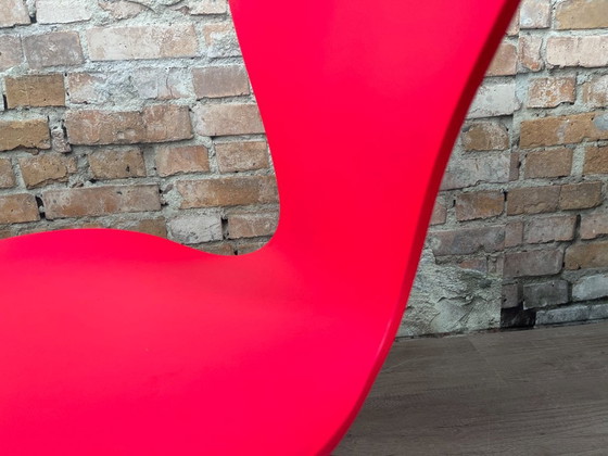 Fritz Hansen Vlinder, Pink | Arne Jacobsen, Dining chairs, Plastic, Chrome, Red, Mid Century Modern (photo 13 of 15)