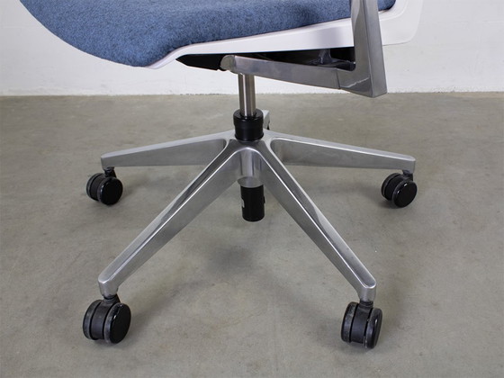 Image 1 of Haworth Very Bürostuhl, entworfen von Nicolai Czumaj-Bront und Michael Welsh