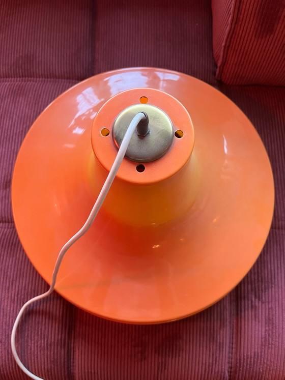 Orange and brass 70’s lamp / 45 cm diameter – Pendant lamps, Plastic (photo 2 of 5)
