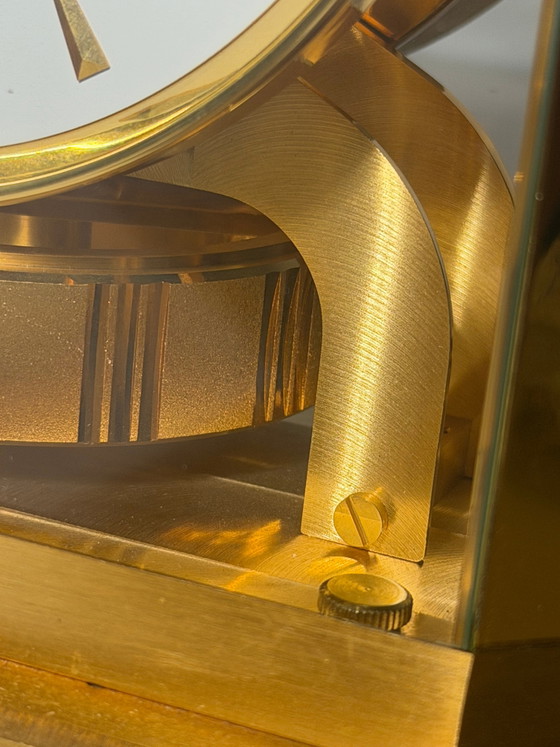 Jaeger-LeCoultre Atmos Calibre 528-8 – Gilt Brass – Swiss Perpetual Motion Clock – Decoration, Wood, Glass (photo 9 of 10)