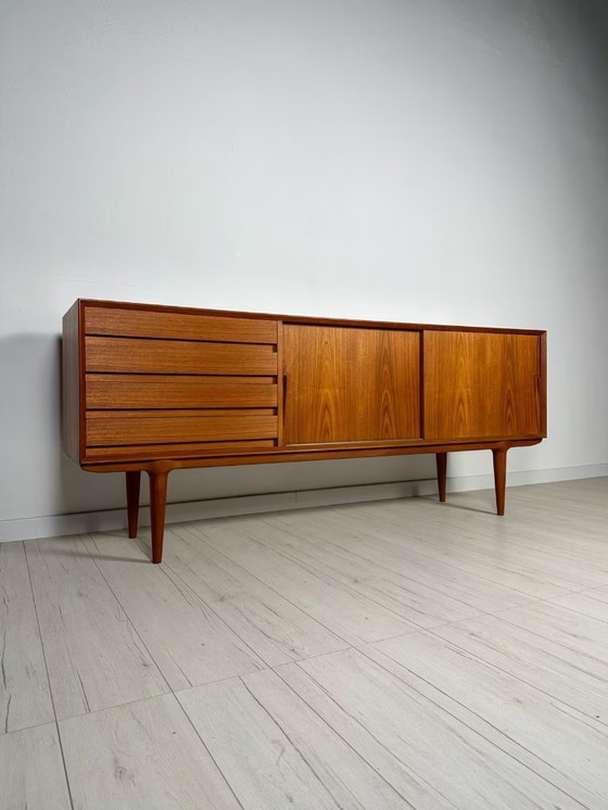 Image 1 of Vintage Deens Teak Dressoir No.18 van Omann Jun 60s