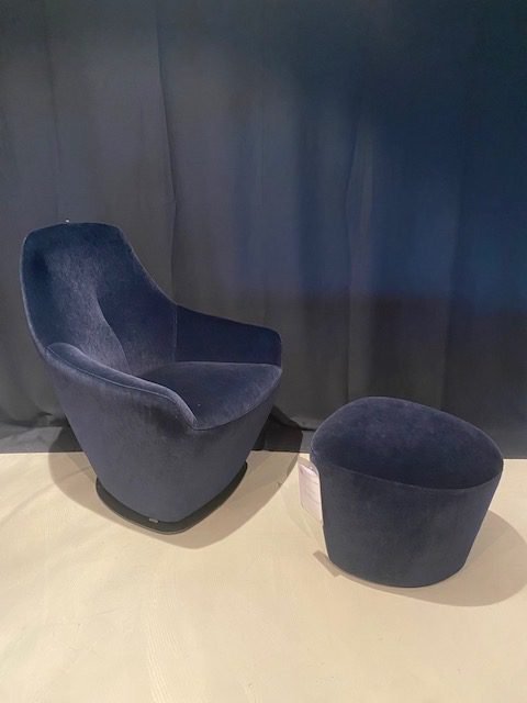 Image 1 of Leolux Cantate armchair with ottoman