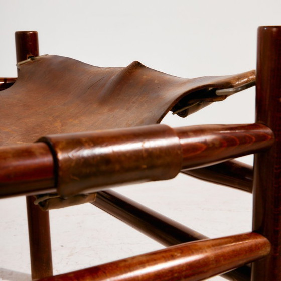 Image 1 of Poltrona e pouf in pelle di vitello ungherese, set da 2